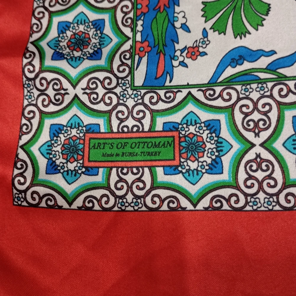 N/A arts ottoman